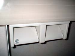 1階トイレ紙巻き器