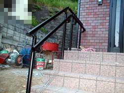 Ki萠